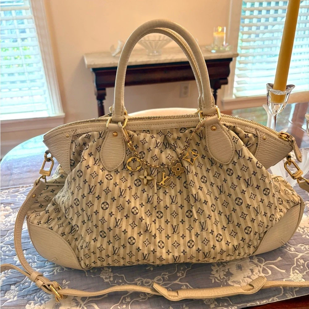Louis Vuitton magnificent 100%